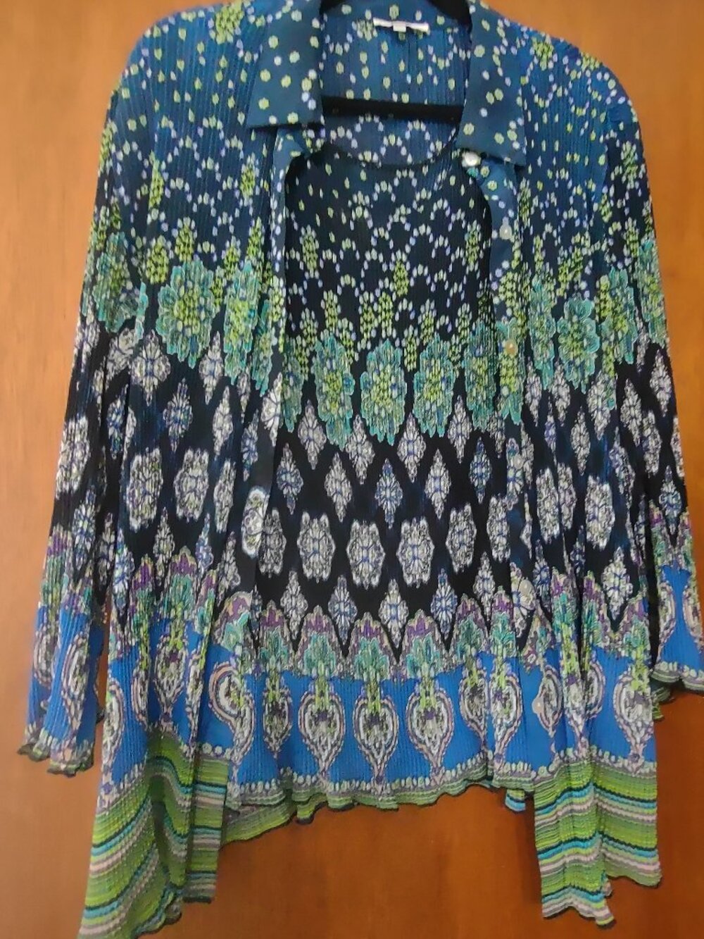 Nicola Woman Long Sleeve Crinkle Blue Green Print 2 Pc Blouse Tank Button 2x